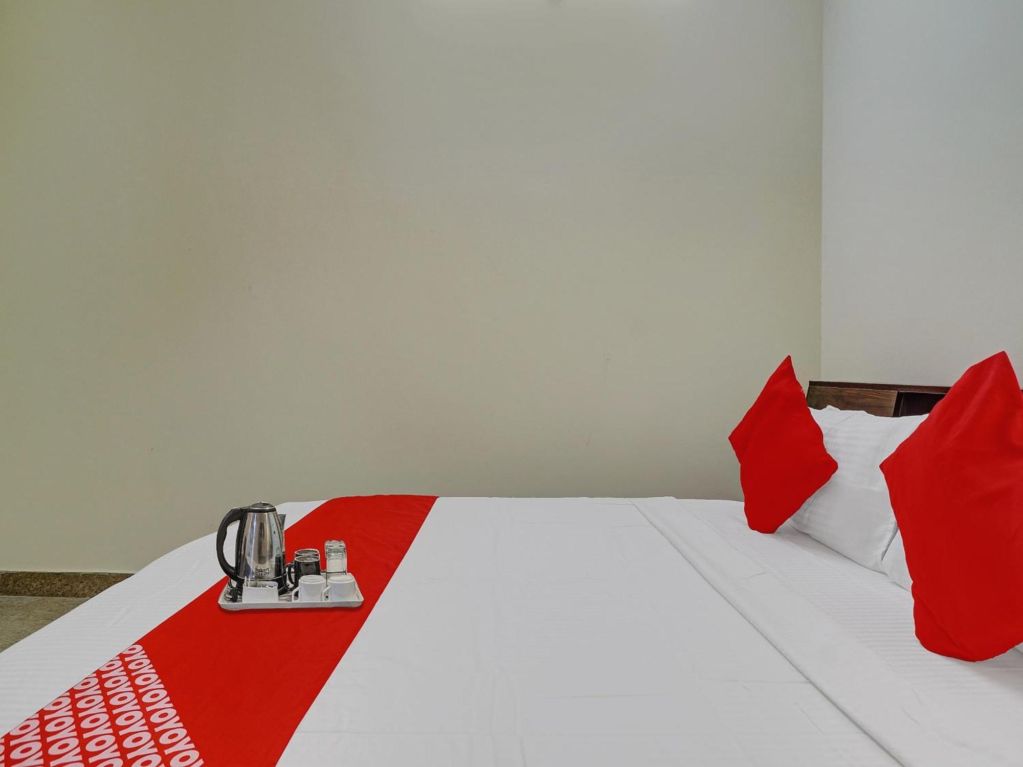 היידראבד Hotel O S V Residency Kajaguda Near Gachibowli מראה חיצוני תמונה
