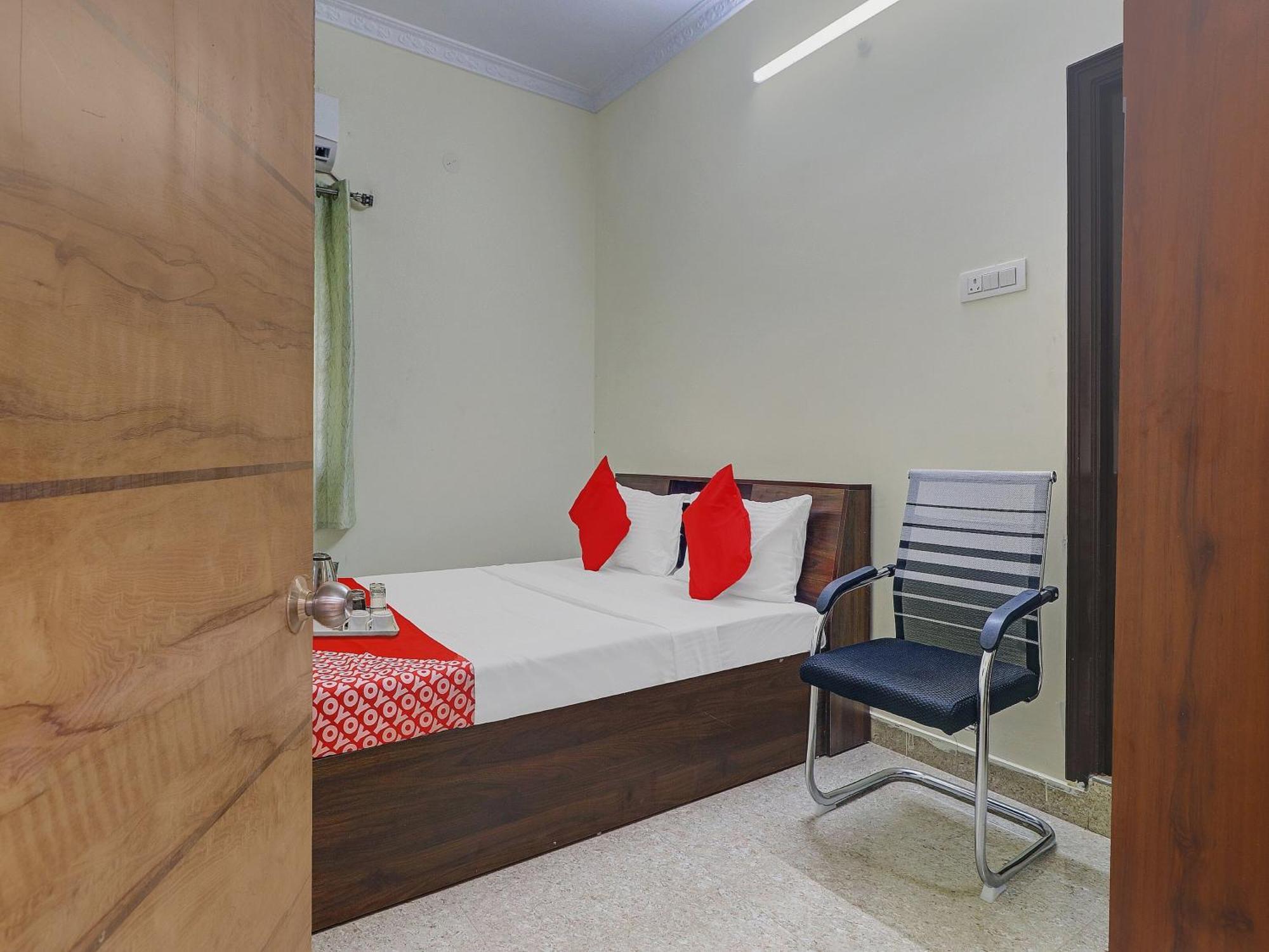 היידראבד Hotel O S V Residency Kajaguda Near Gachibowli מראה חיצוני תמונה